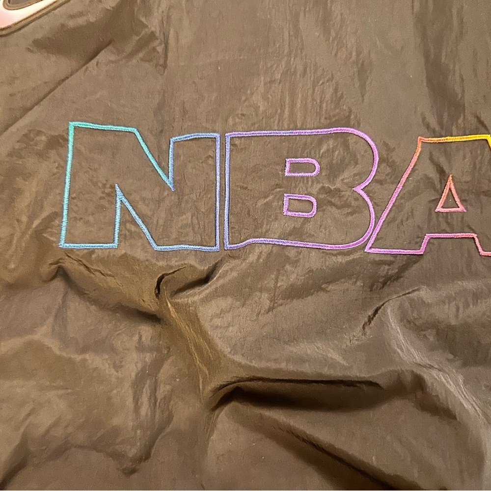 Women’s NBA Black Loose Fit Windbreaker Pullover - Picture 3 of 7